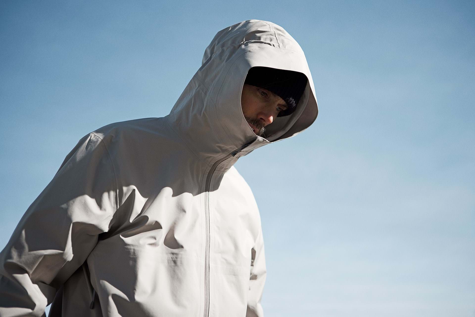https://api.houdinisportswear.com/_images/0374ed7a-7916-4b3a-9383-e1ce4c6388db/Houdini_Sportswear_F25_Mood_Sthlm_094.jpg