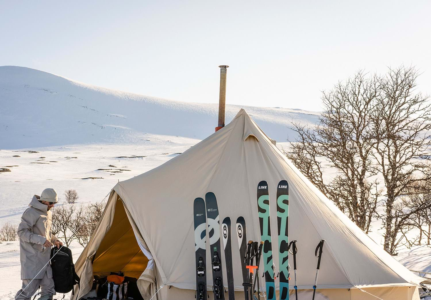 one-parka-sandstorm-tent-skiing.jpg