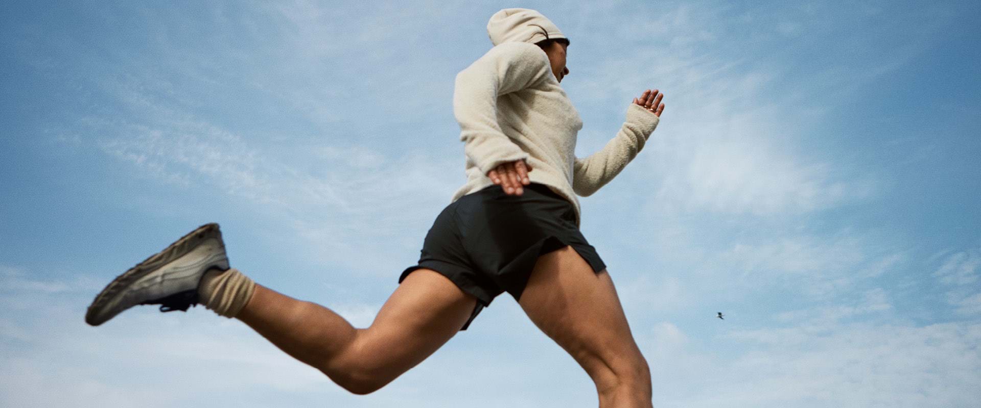 F25  Fall  Winter  News  Running woman desktop