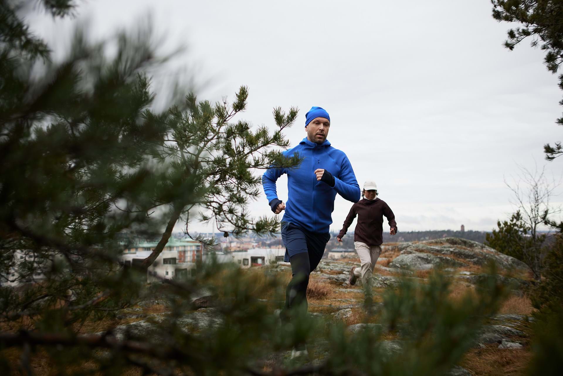 https://api.houdinisportswear.com/_images/5d38373b-905c-43c6-96b3-a7611ce73ccb/Houdini_Sportswear_F25_Mood_Sthlm_118.jpg
