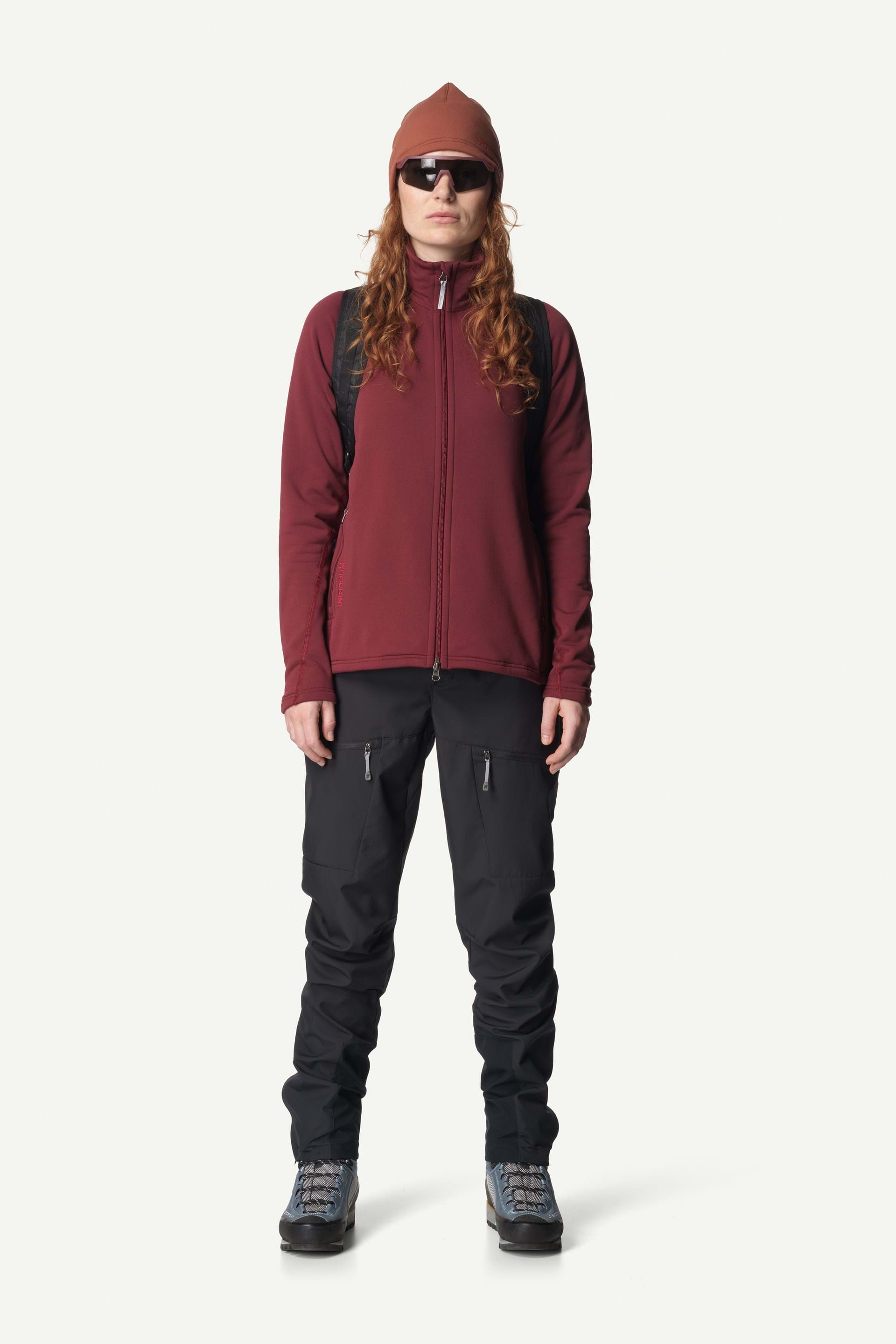 https://api.houdinisportswear.com/_images/ae949aa8-944e-431c-9498-3341258c90eb/Ws-Power-Up-Jacket_Cab-Red_830020_F30_SET_7414_c_low.jpg